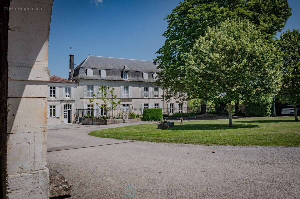 Magnifique propriete avec maison de maitre et dependances sur  + de 3 ha - photo 6