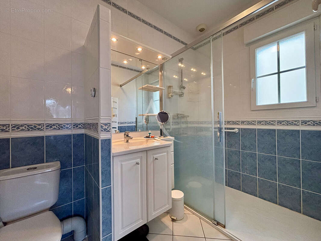 Maison de qualité à proximité des commerces - photo 7