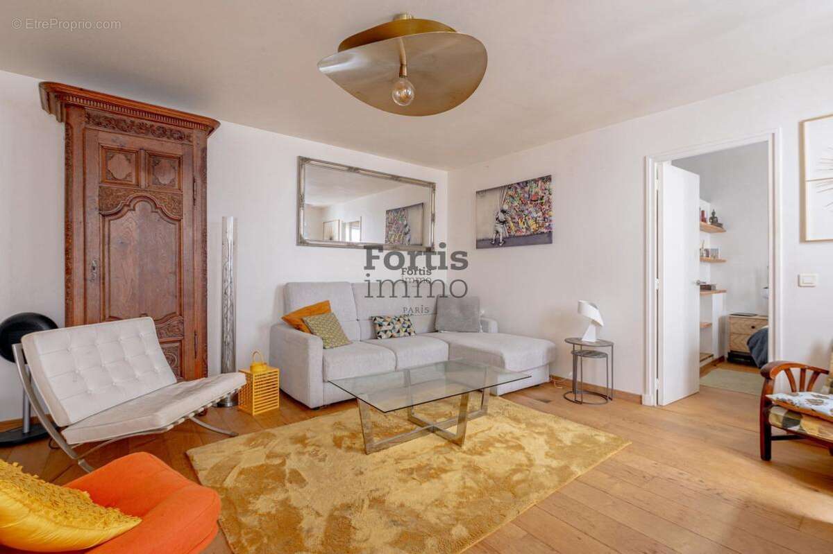 Appartement à PARIS-2E