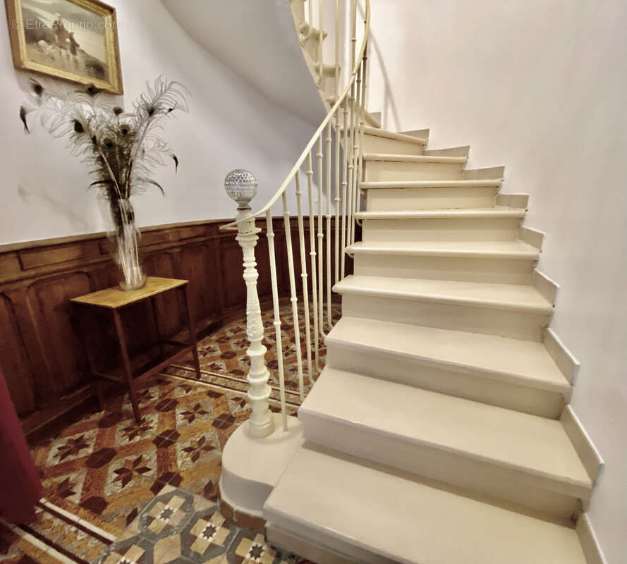 Maison à MONTOULIERS