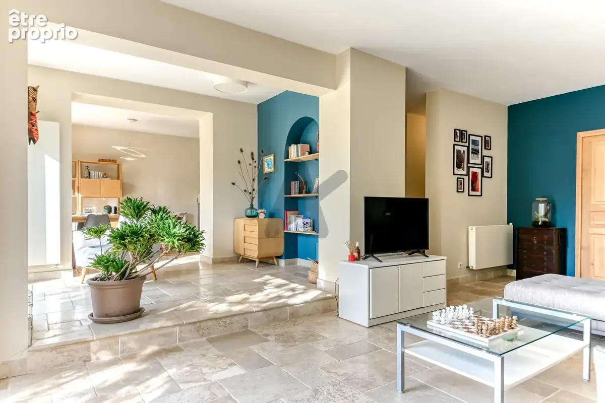 Caluire - Boutary: Une maison familiale de 205m2, 5 chambres, terrasse, jardin, piscine. - photo 2