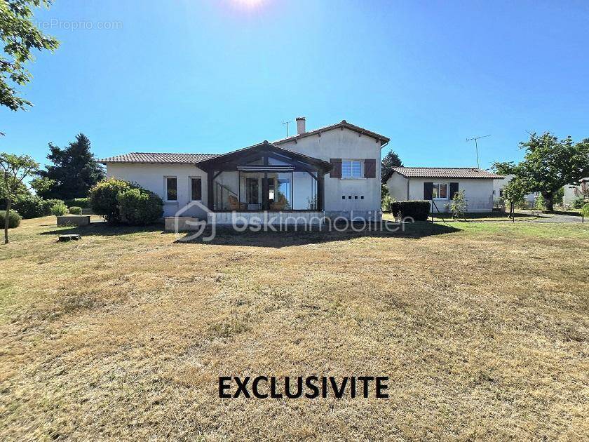 Maison à SAINT-AIGULIN