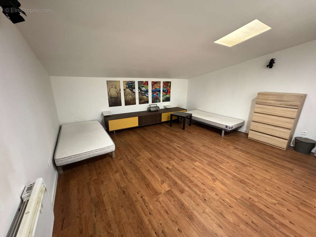 Commerce à VILLENEUVE-TOLOSANE