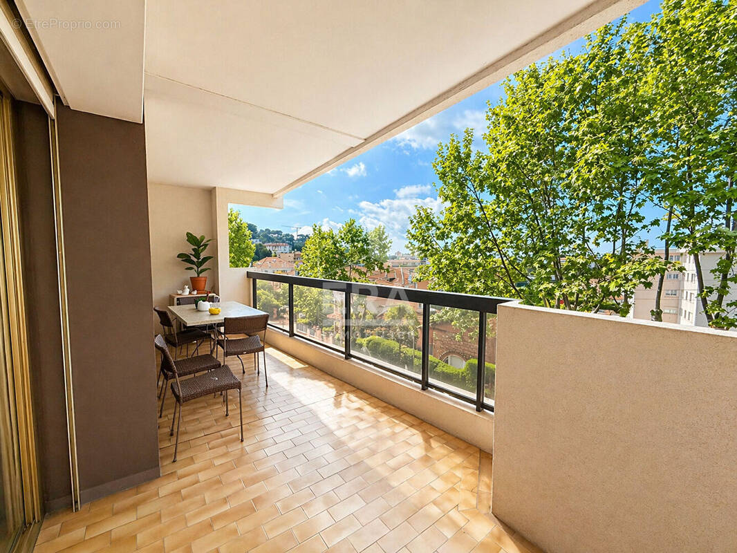 Appartement à LE CANNET