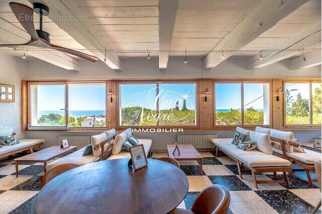 Maison à LES ISSAMBRES