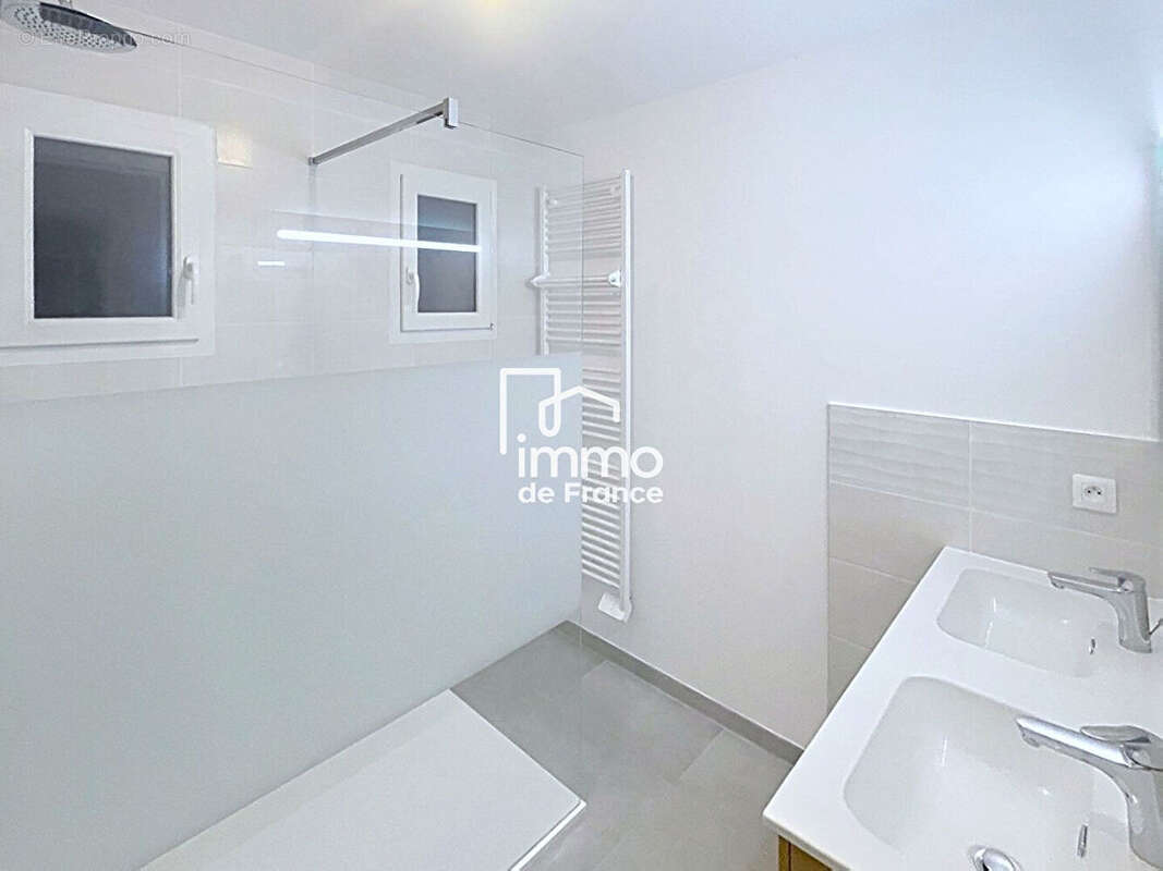 Appartement à POLLIAT