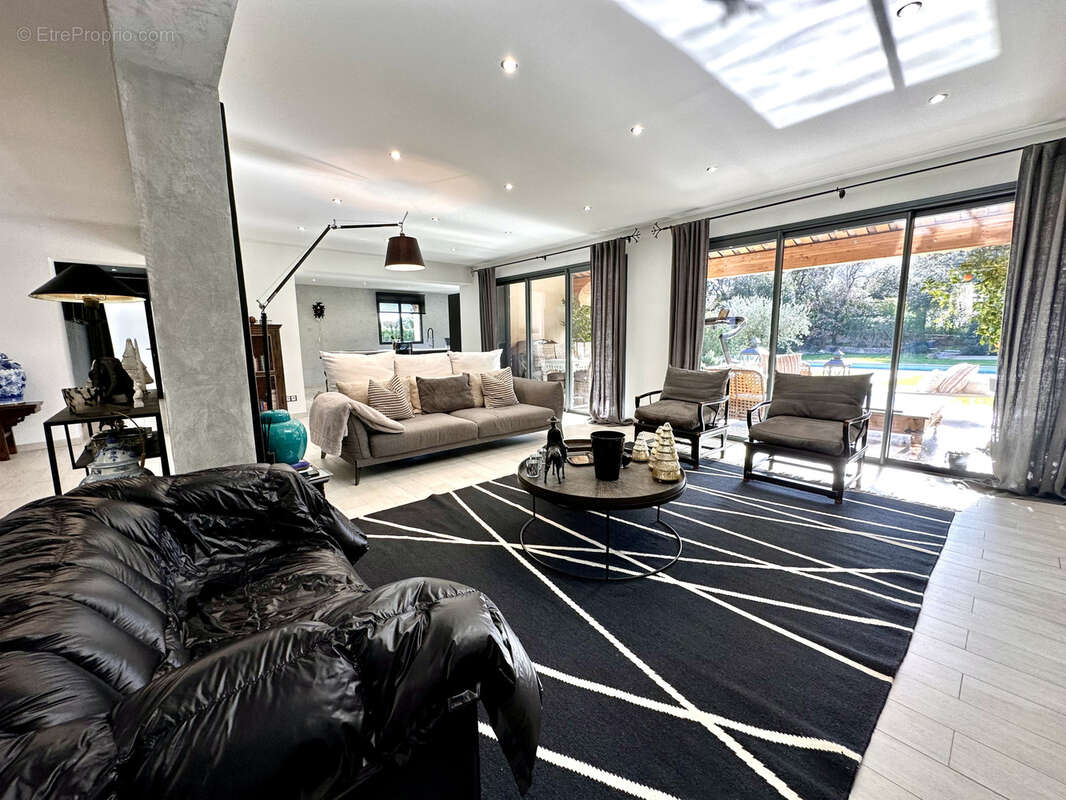 Maison à PLAN-DE-LA-TOUR