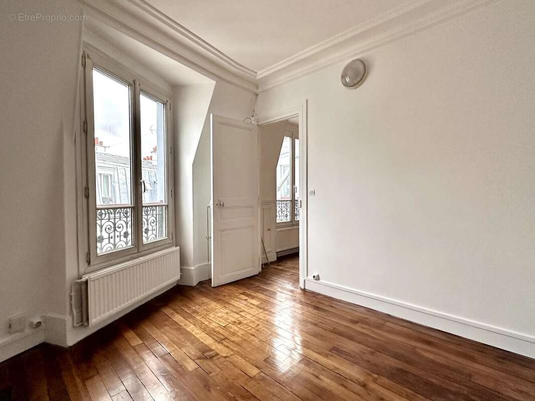 Appartement à PARIS-19E