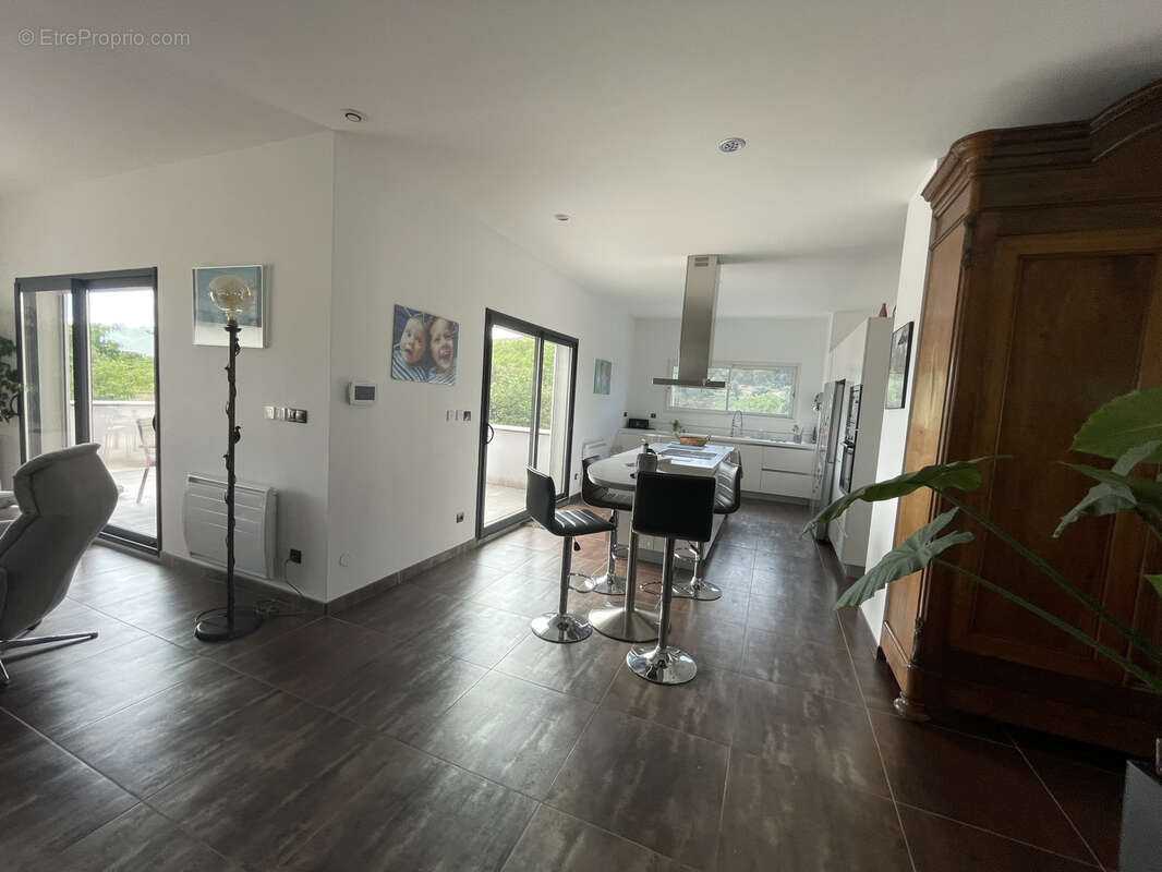 Maison à LA CALMETTE