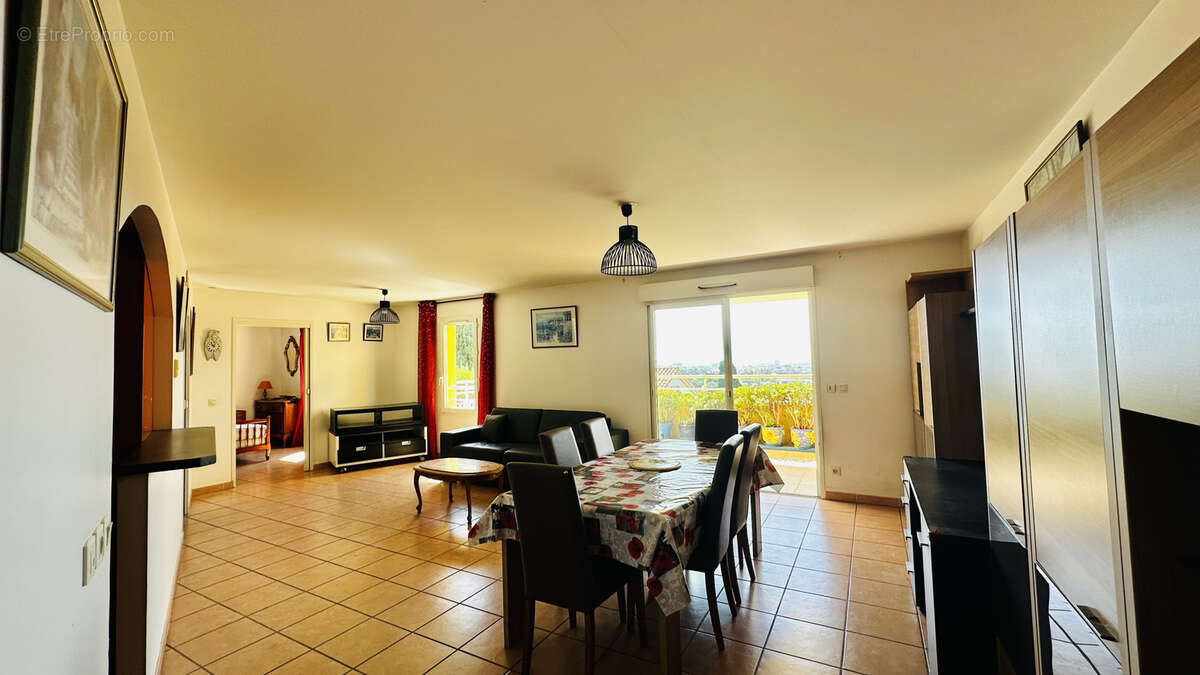 Appartement à BORMES-LES-MIMOSAS