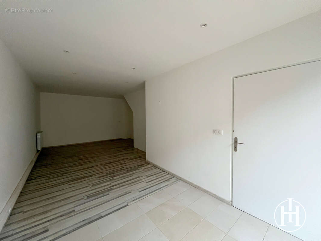 Commerce à SAINT-AMAND-MONTROND