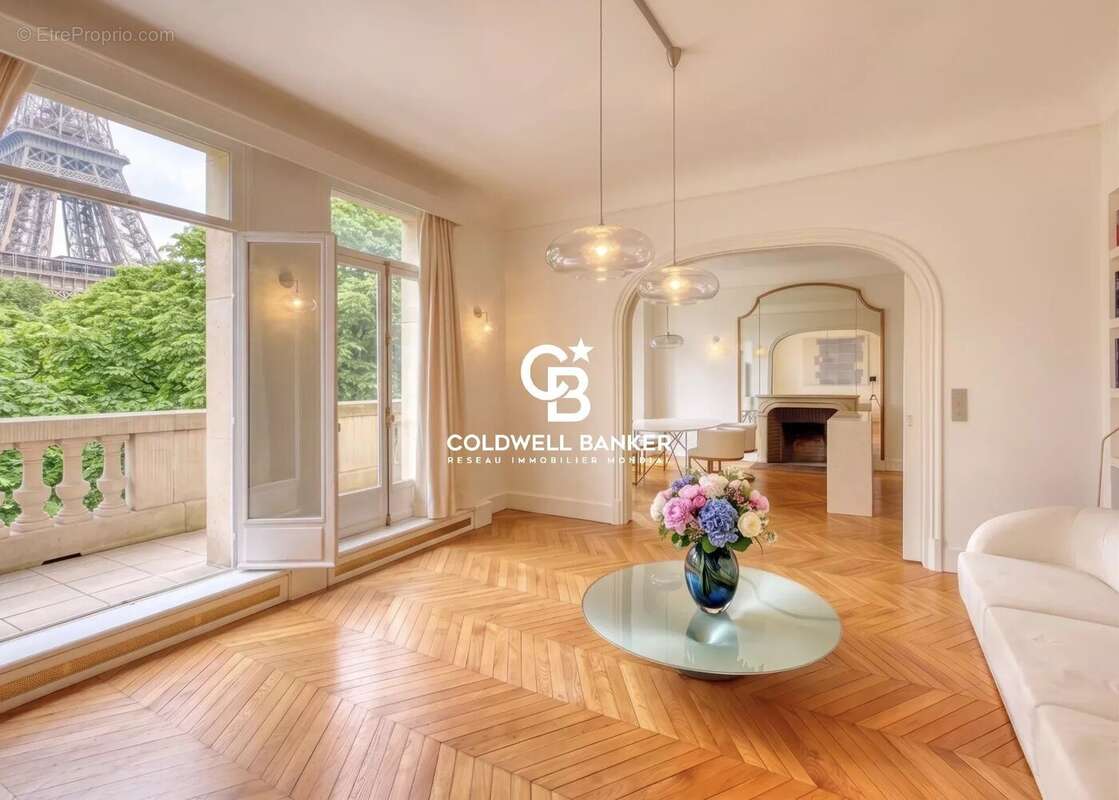 Appartement à PARIS-7E