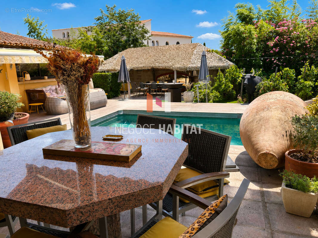 Villa  316 m2 hab. / terrain 1831 m2 - piscine - garage - photo 16