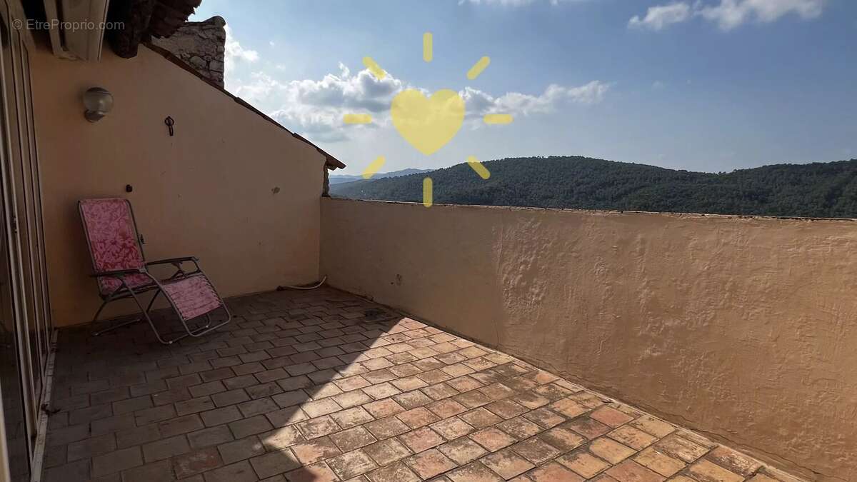 CLAVIERS : Belle maison de village restaurée avec terrasse - photo 19