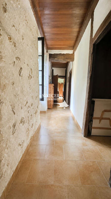 Maison 110 m² à Tocane-Saint-Apre  - photo 8