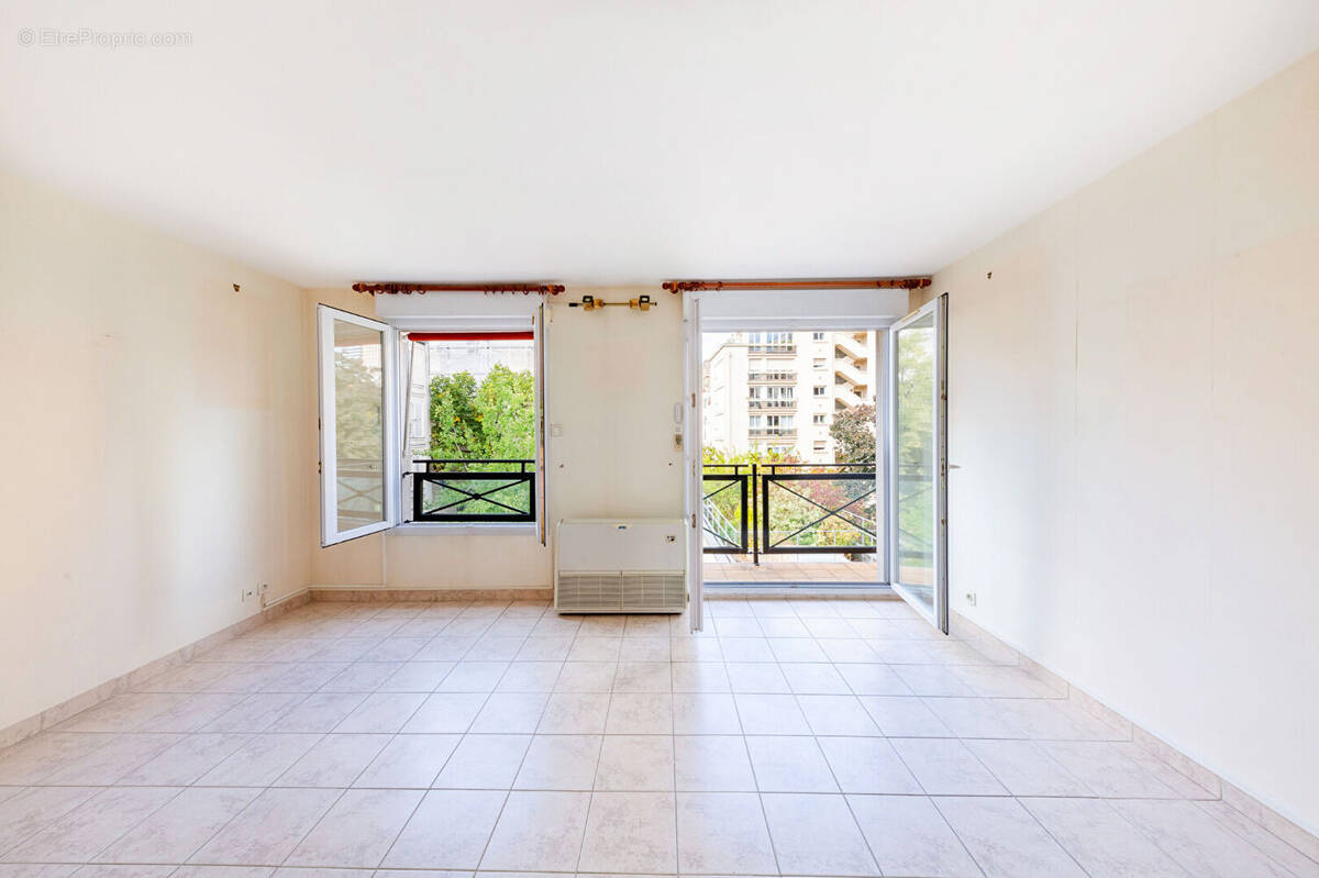 Appartement à PARIS-15E