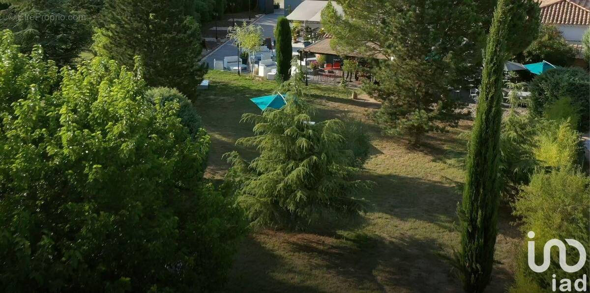 Photo 1 - Commerce à PUJAUT