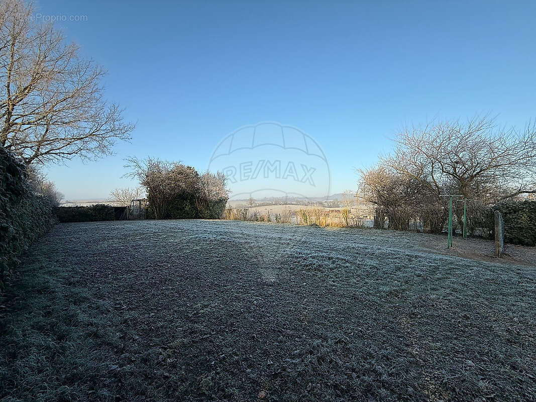 Maison à BILLY-CHEVANNES