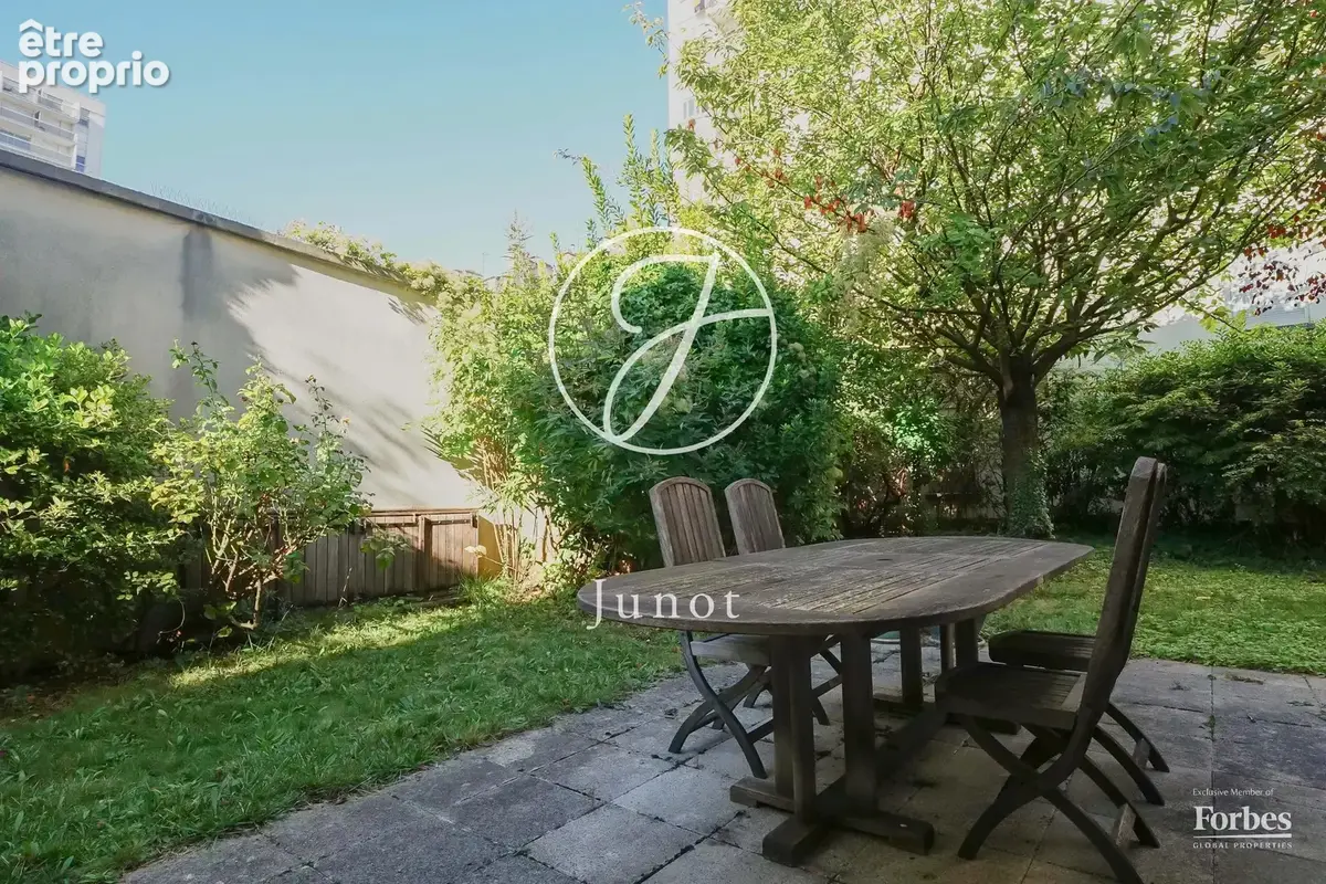 Appartement à PARIS-14E