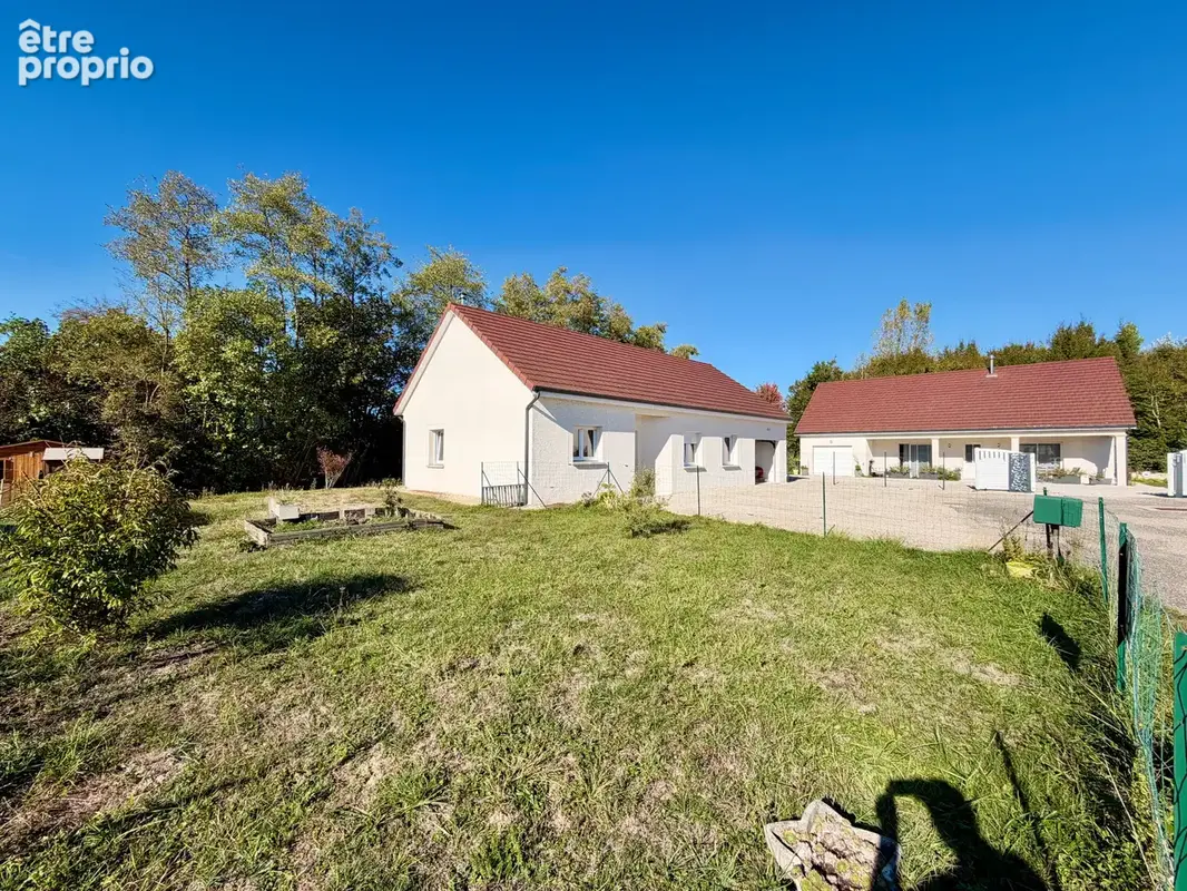 Maison de plain-pied 3 chambres proche du centre de Louhans. - photo 1