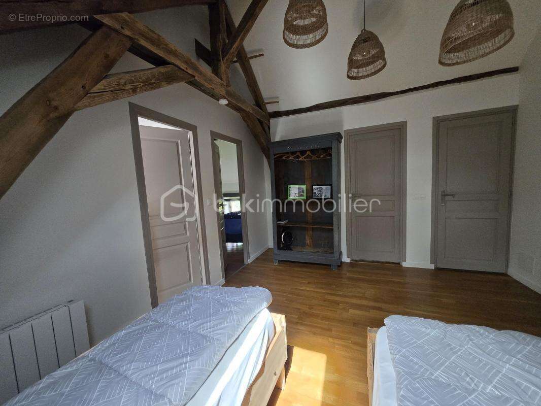 Maison à CRUX-LA-VILLE