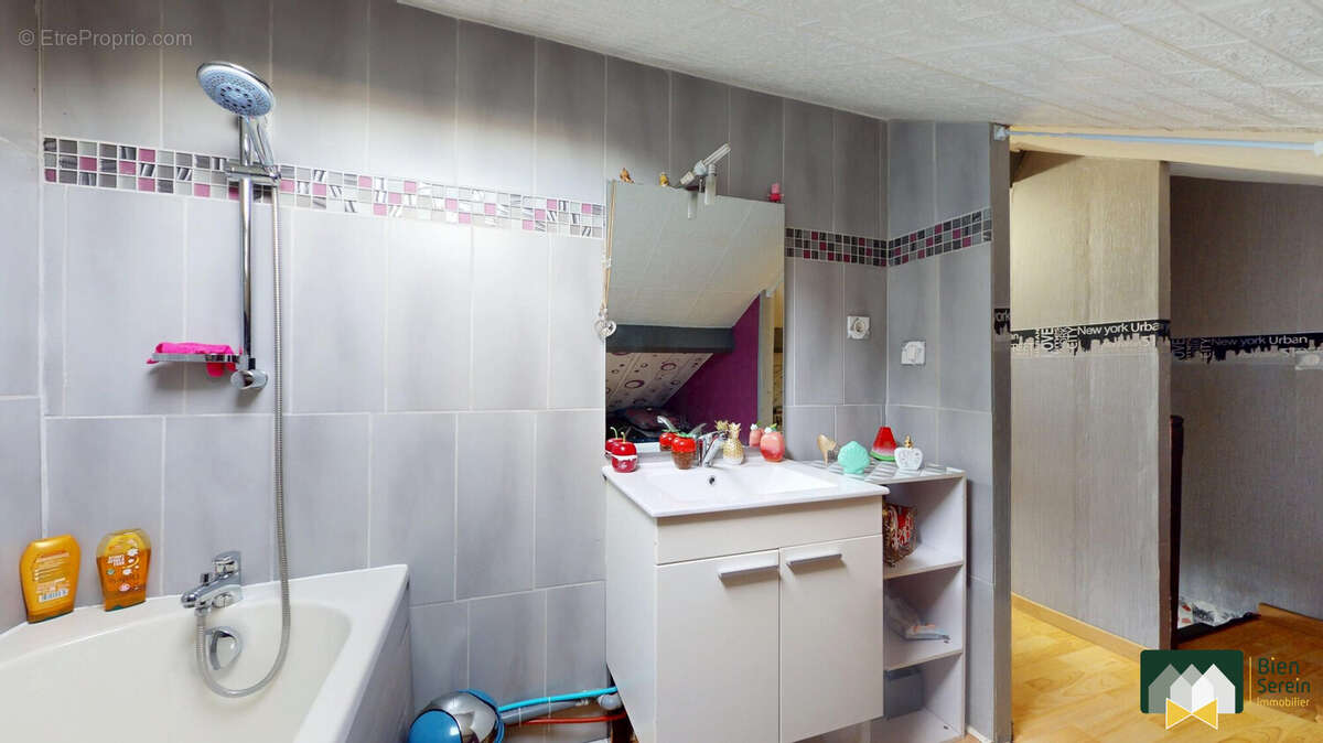 Maison à FRESNAY-LE-GILMERT