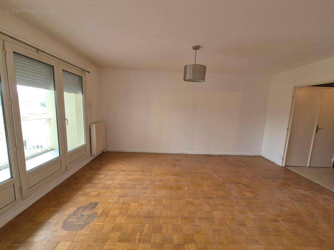 Appartement à LA RICAMARIE