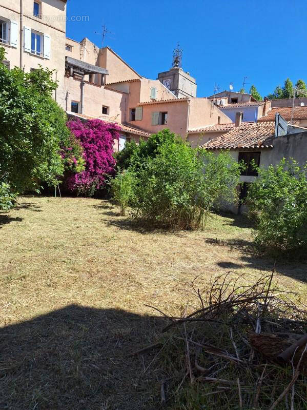 Appartement à CUERS