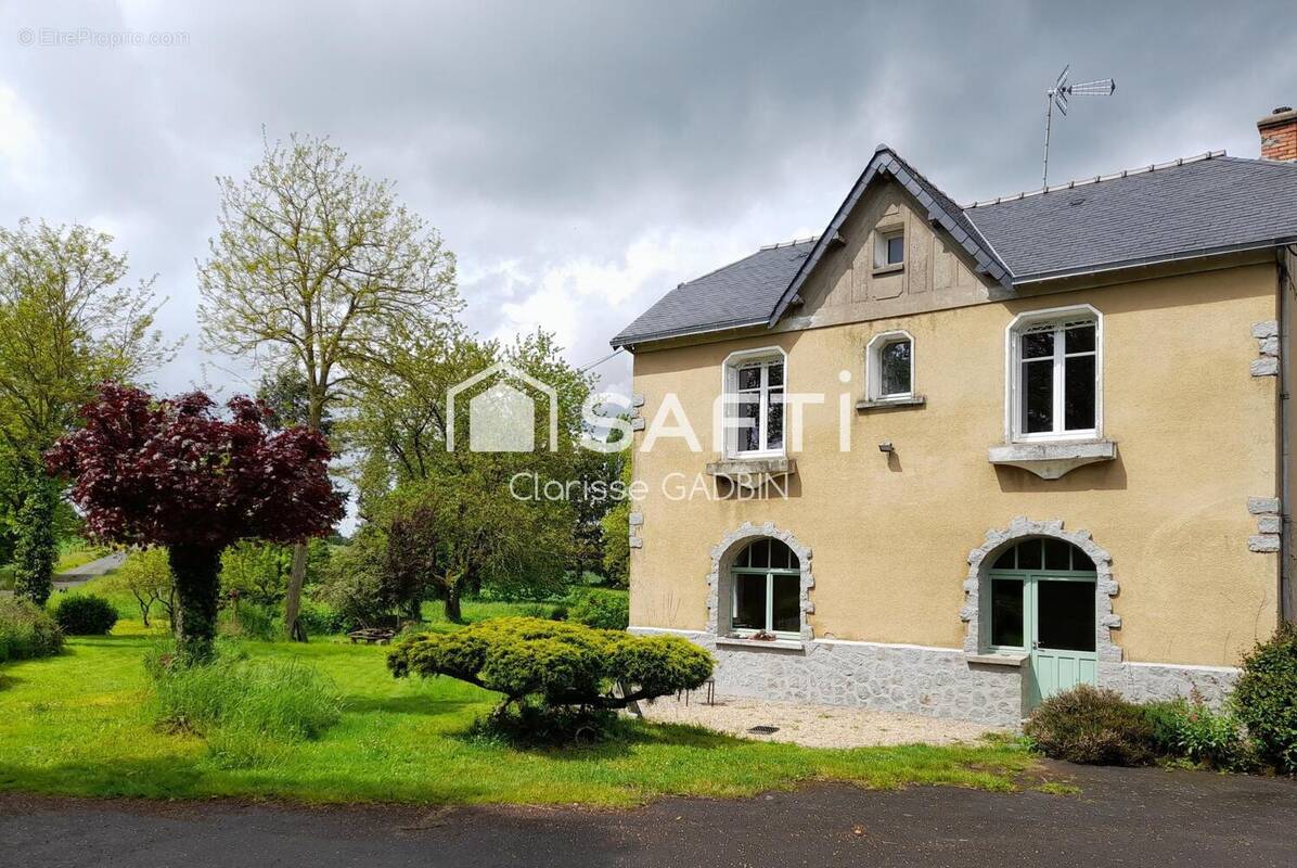 Photo 1 - Maison à LA SELLE-CRAONNAISE