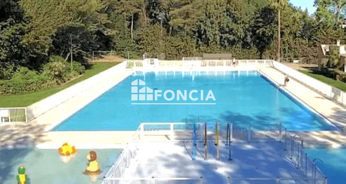 Appartement à SIX-FOURS-LES-PLAGES