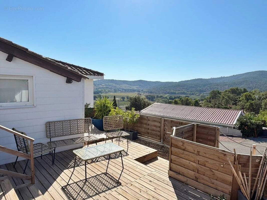Maison à ROQUEBRUNE-SUR-ARGENS