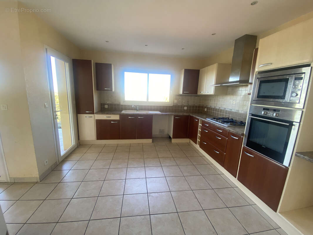 Maison à LACROIX-FALGARDE