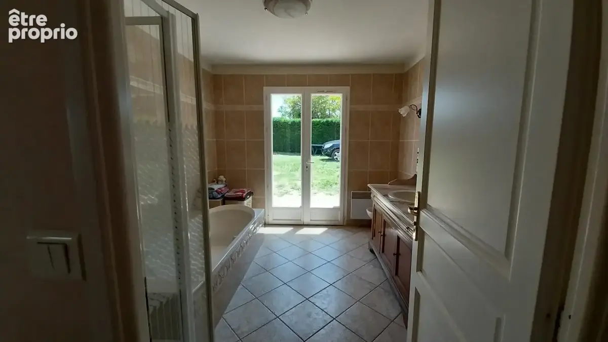 Plain-pied 3 chambres proche du bourg de La Chapelle Gonaguet - photo 8