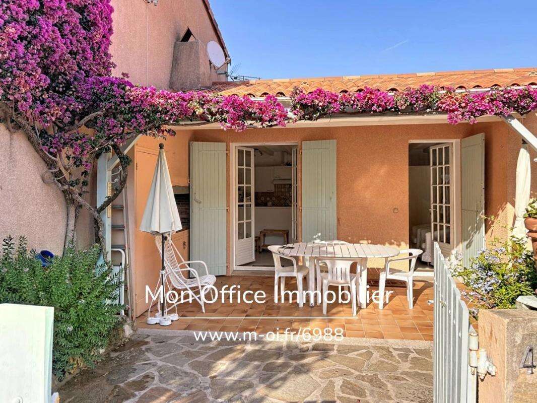 Référence : 6988-les. - maison à rafraichir vue collines avec jardin et parking à cavalaire sur mer - photo 12