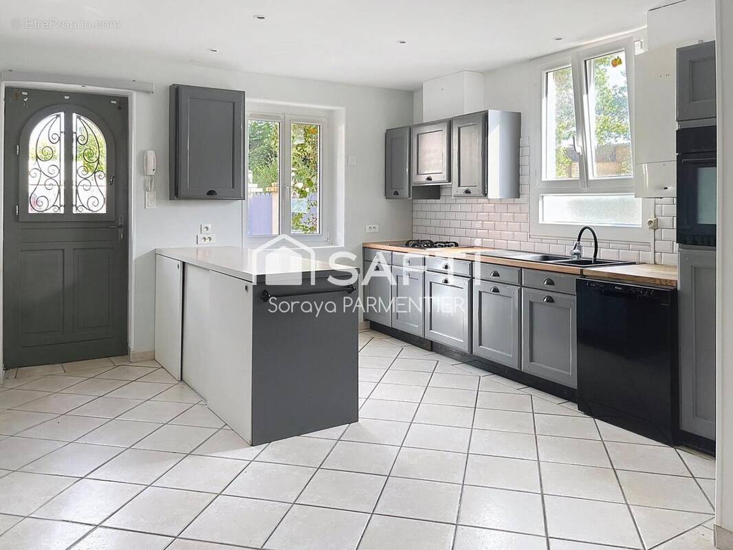 Photo 1 - Maison à FREMECOURT