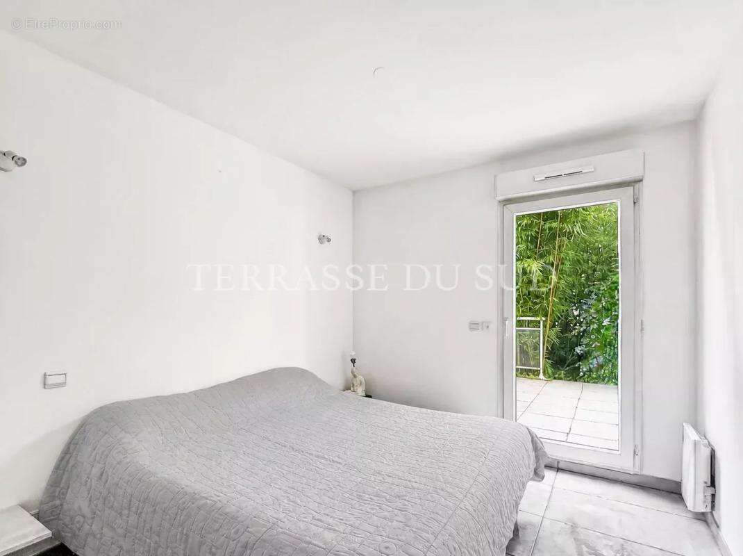 Vente Appartement 4 Pièces, 95 m2 avec 390 m2 de Terrasse et Jardin, Garage - Quartier La Plage - Marseille 8 - photo 11