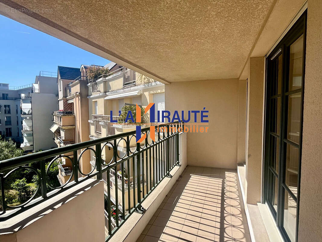 Appartement à MAISONS-LAFFITTE