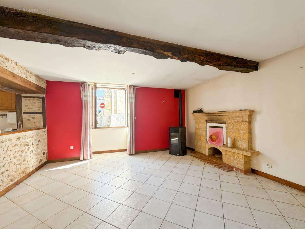 Maison à AGONAC