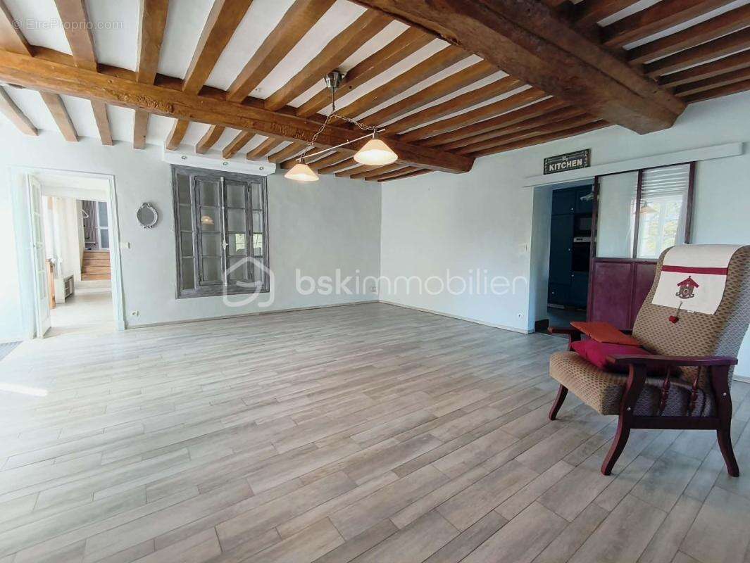 Une propriété de caractère aux volumes généreux - photo 5