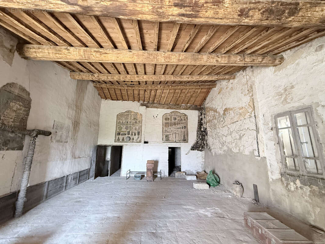 Maison à GALLARGUES-LE-MONTUEUX