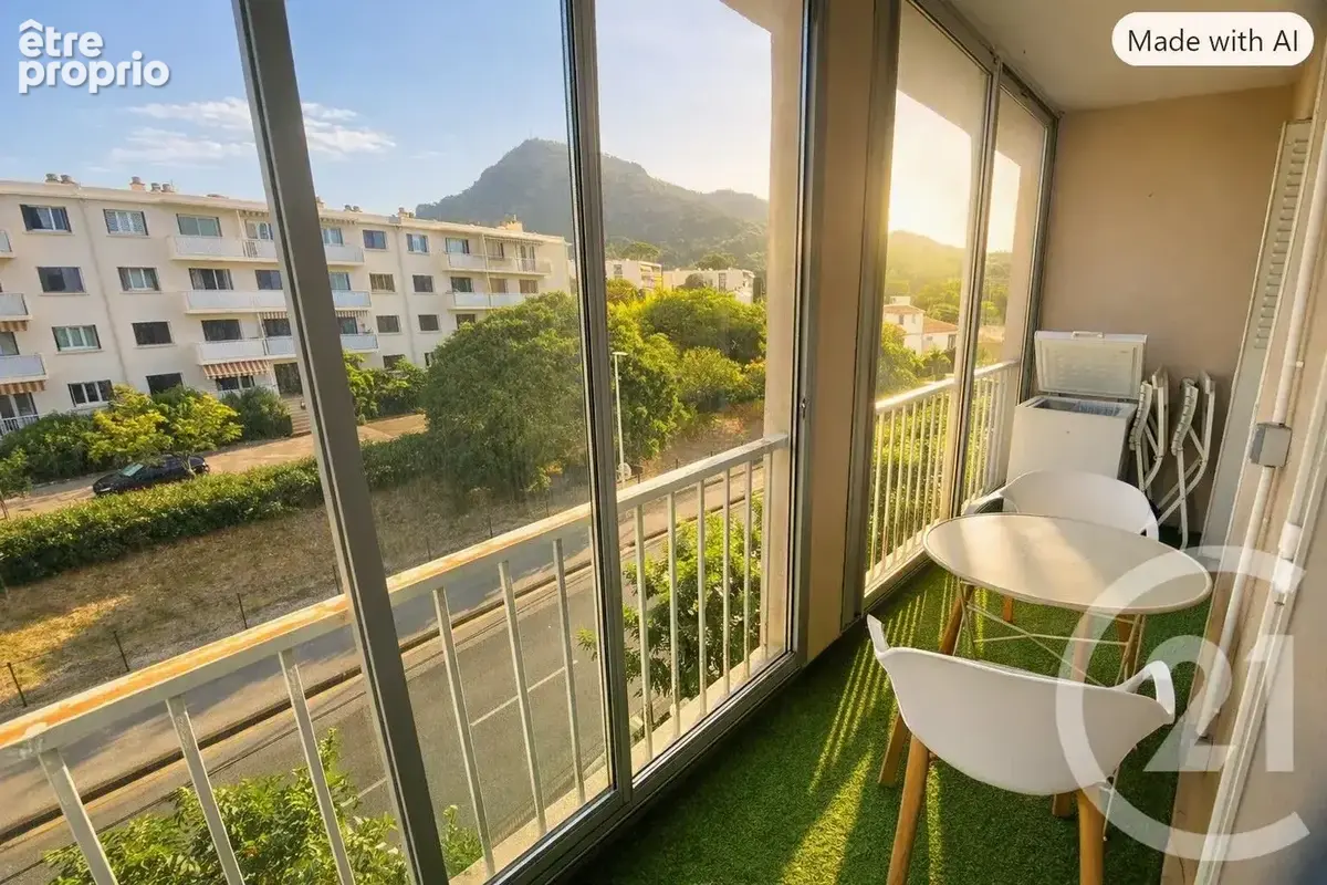 Appartement 4 pièces 70 m² à vendre à Toulon (83200) - photo 2