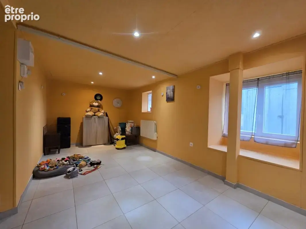 Maison de plain-pied avec jardin, garage et dépendance, à 5 - photo 8