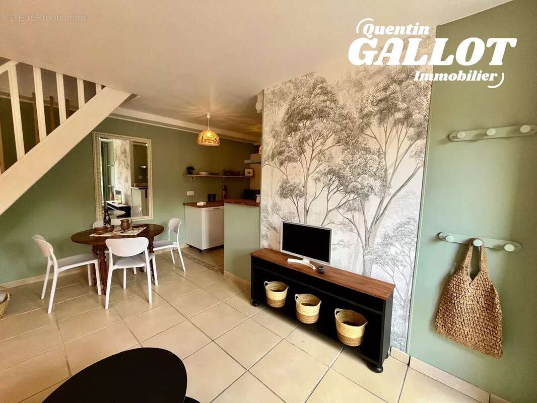 Charmante longère en pierre et sa dépendance – emplacement privilégié au cœur de ploeren 546 000 € fai  187 m²  7 pièces  4 cham - photo 11