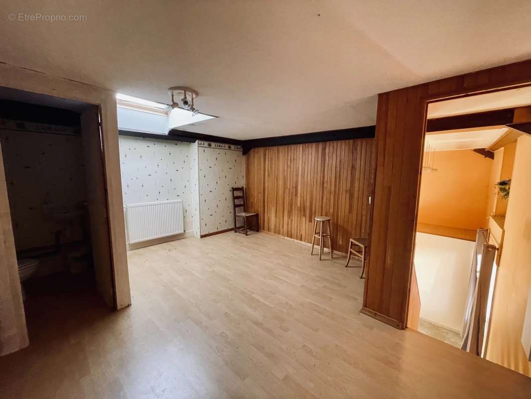 Maison à OUROUX-EN-MORVAN