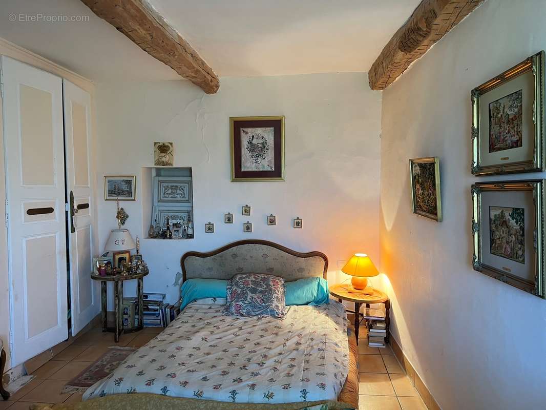Ancienne ferme à vendre à Forcalquier avec une vue sur les Alpes - photo 11