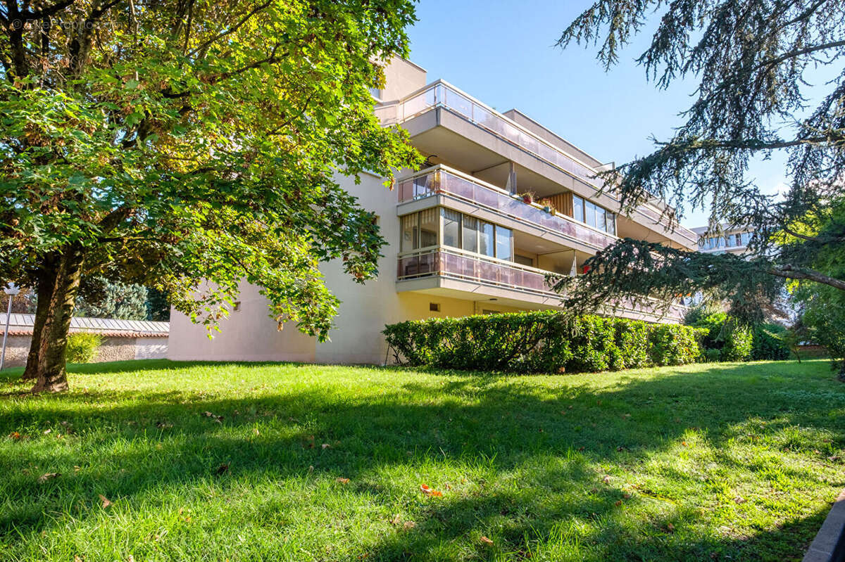 Appartement à TASSIN-LA-DEMI-LUNE