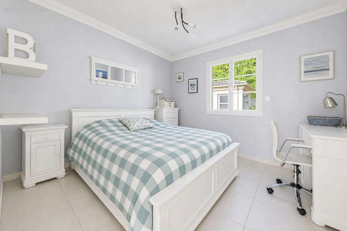 Maison louée 10 pièces 180 m² à Parempuyre - photo 14