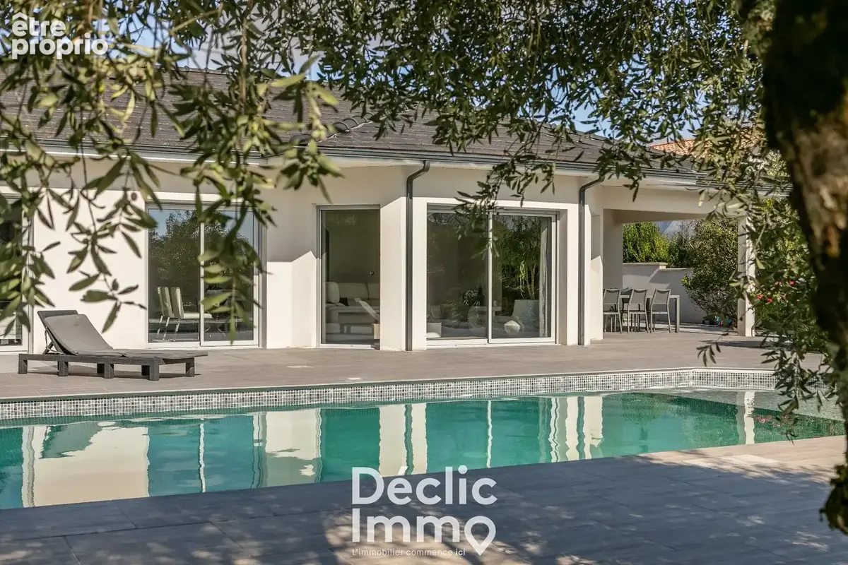 Maison contemporaine de plain-pied de 166 m² avec piscine, sur un terrain paysager de 1 500 m² à 15 min de Bordeaux - photo 3