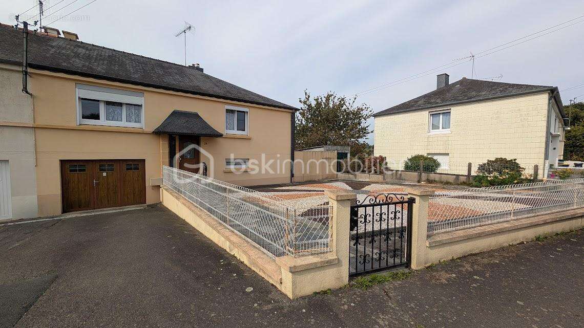 Maison à FOUGERES
