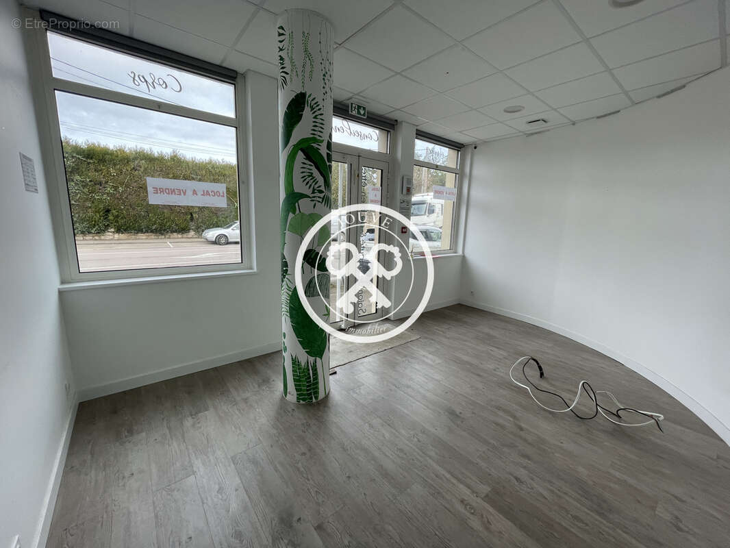 Local commercial/ bureaux sainte savine - photo 12